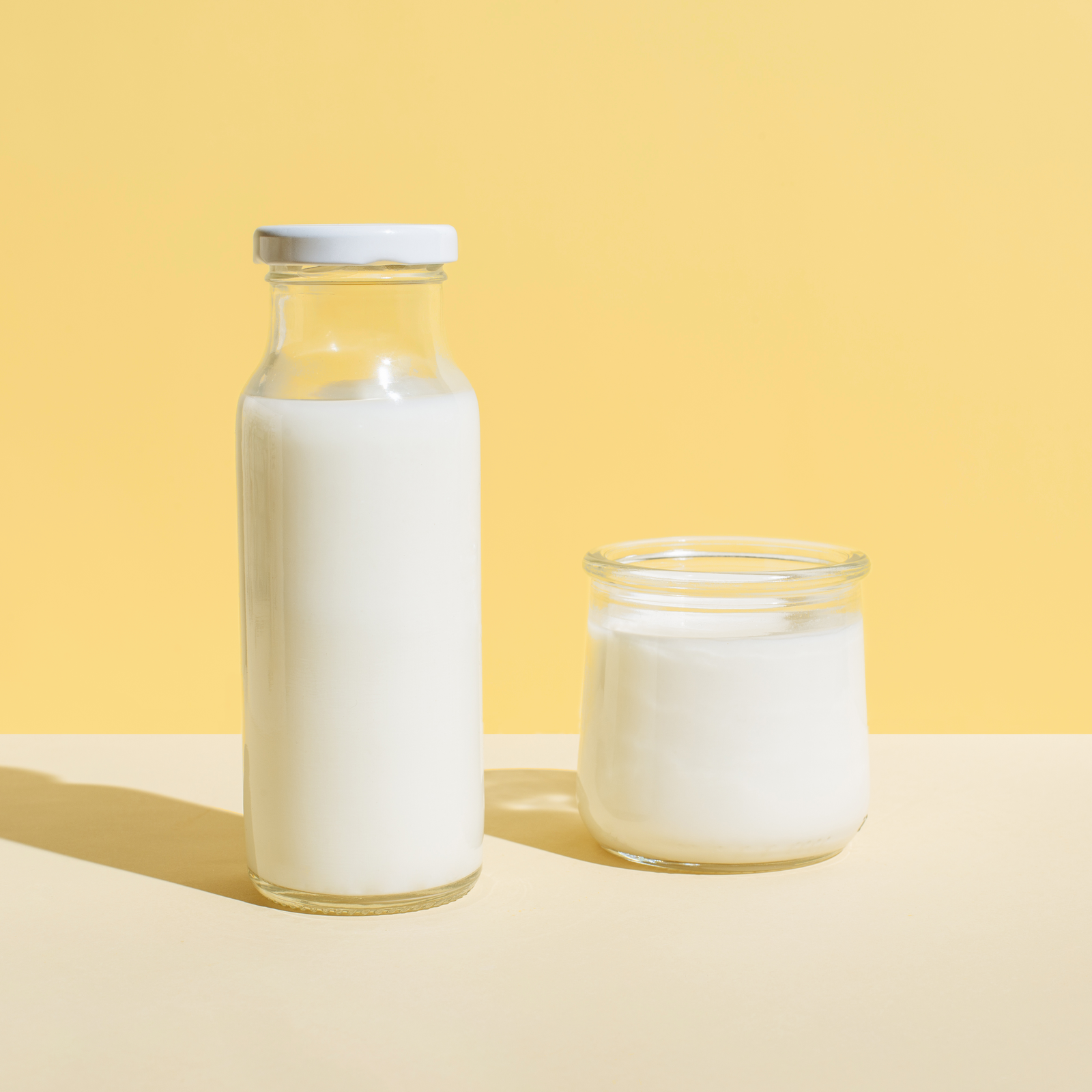 What’s the Deal With Raw Milk&-And Is It Safe to Drink?